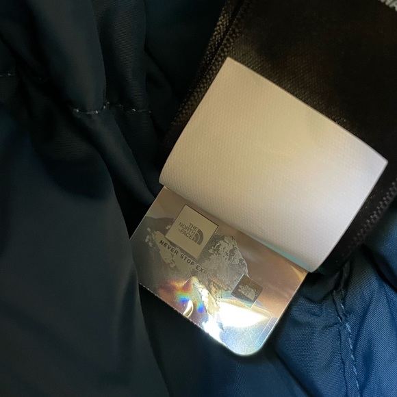 The North Face Men’s 1996 Retro Nuptse Jacket - Picture 10 of 10